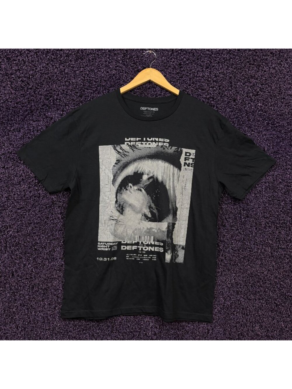 Deftones Saturday Night Wrist T-Shirt Size Large